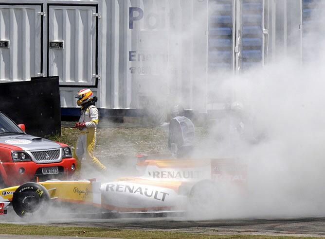 Fernando Alonso abandona en Interlagos