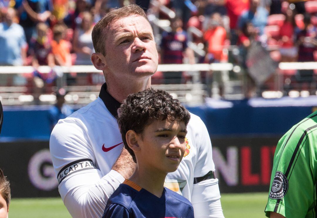 Rooney frente al Barcelona