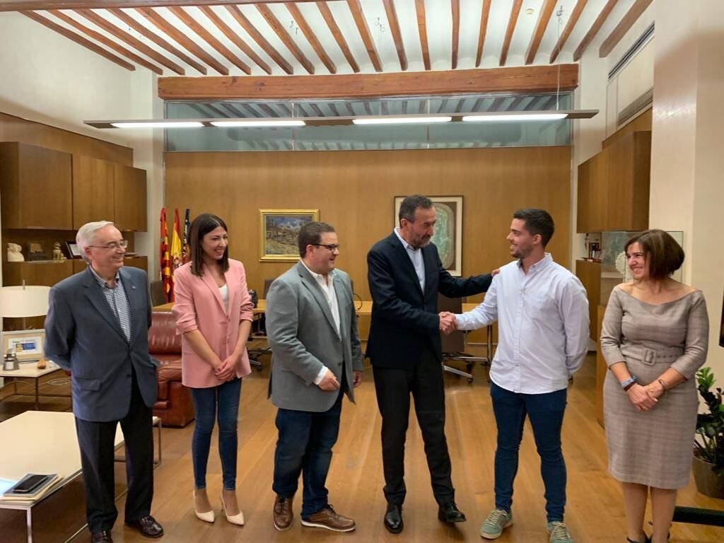 Presentación del nuevo representante de Francesc Cantó en el Ayuntamiento de Elche