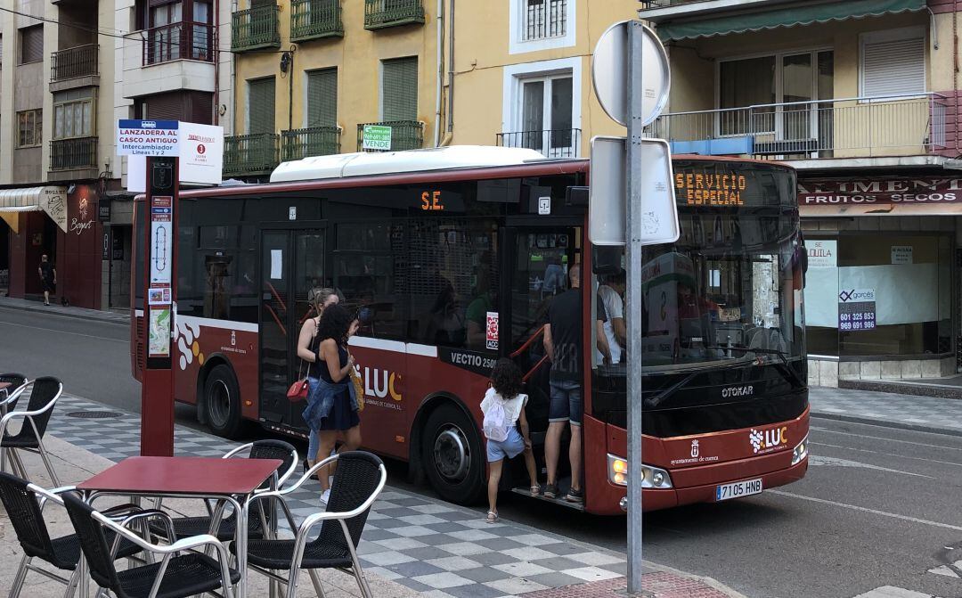 Las lanzaderas han funcionado durante el verano para comunicar el Casco Antiguo con la Plaza de la Constitución