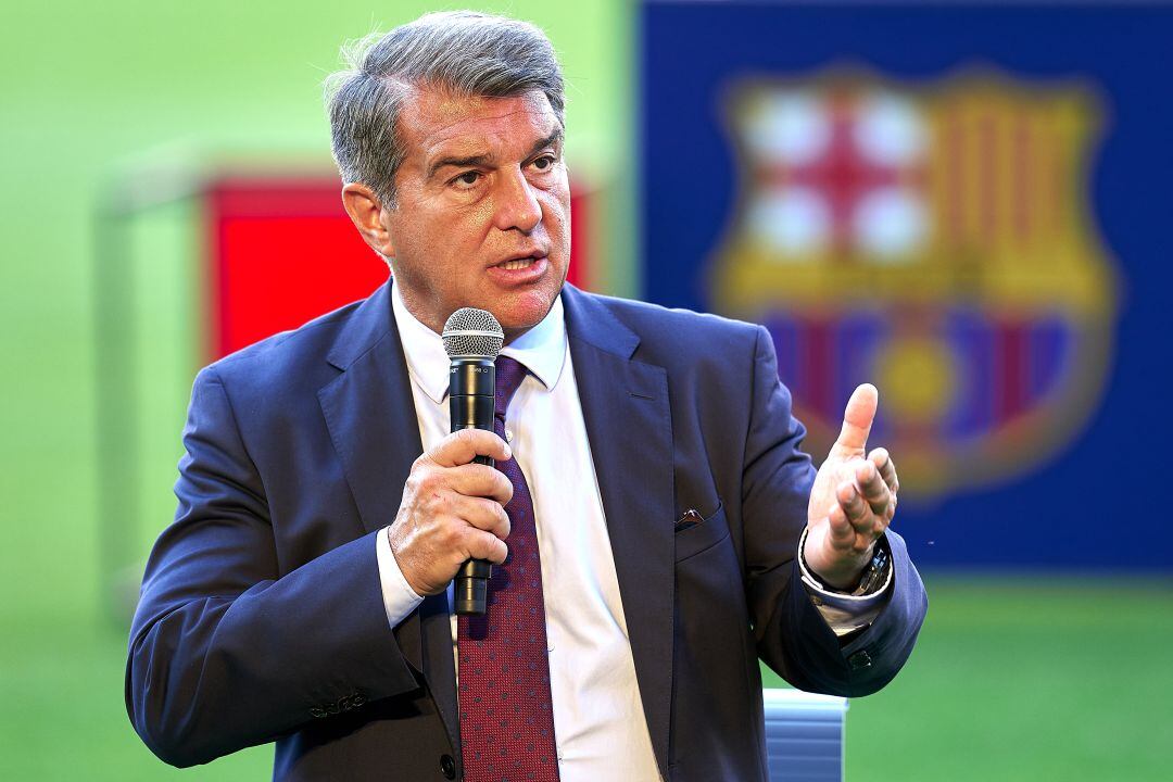 Joan Laporta en la presentación de Memphis Depay