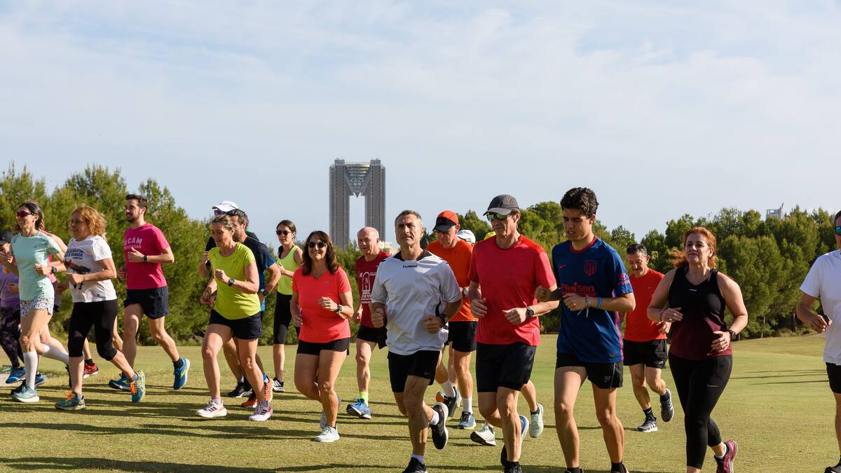Alicante Corre. Entrevista a Isabel González y Mauricio Marín. Carrera al Atardecer Green Sunset Villaitana