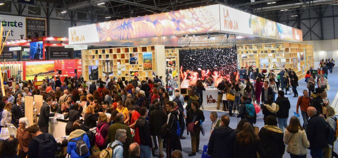 Expositor de La Rioja en Fitur.