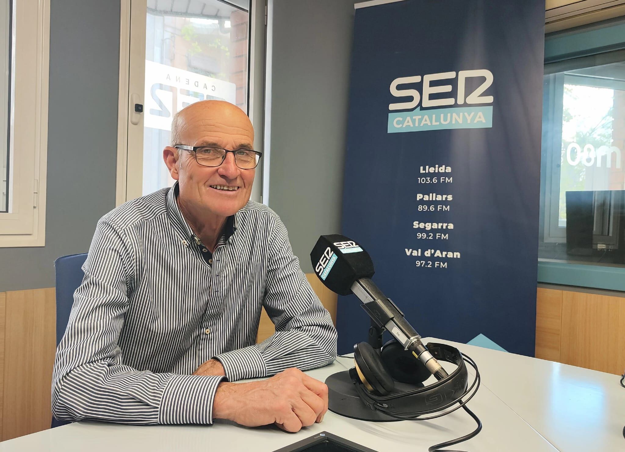 Manel Macarulla, de l'associació veïnal de la partida de Marimunt, durant l'entrevista a Ràdio Lleida.