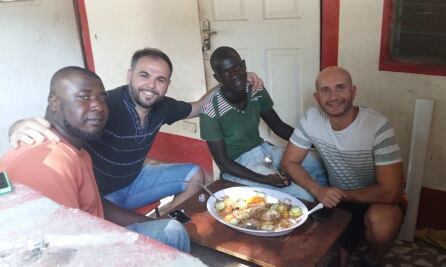 Comida en casa de Yankuba