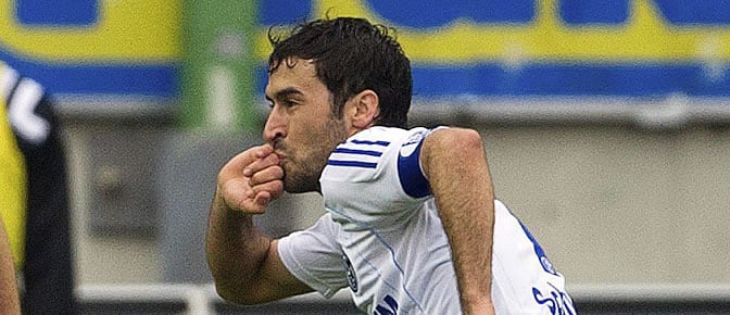 Raúl celebra su gol ante el Kaiserslautern