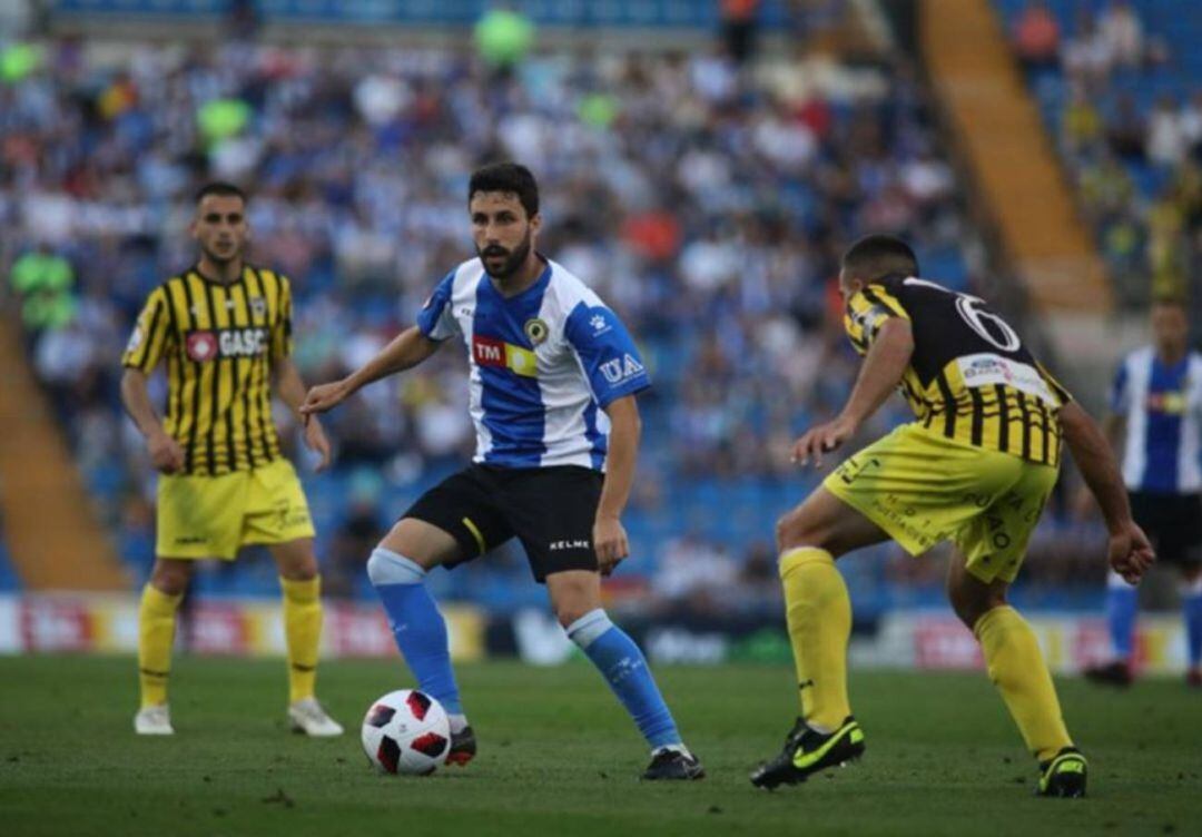 Diego Benito en un partido en el Rico Pérez