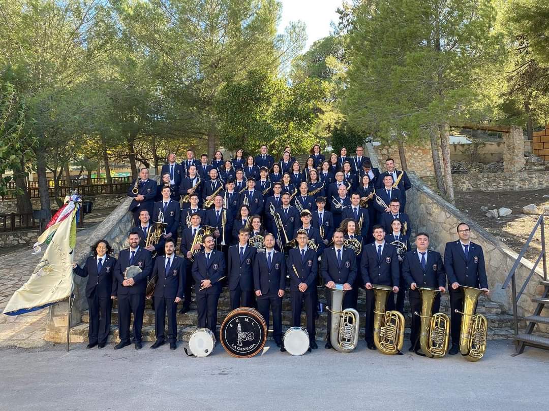 La banda de Cañada, al completo