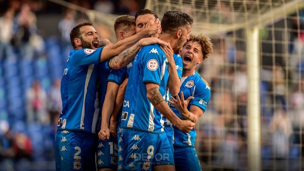 El Deportivo celebra la victoria ante el Fuenlabrada