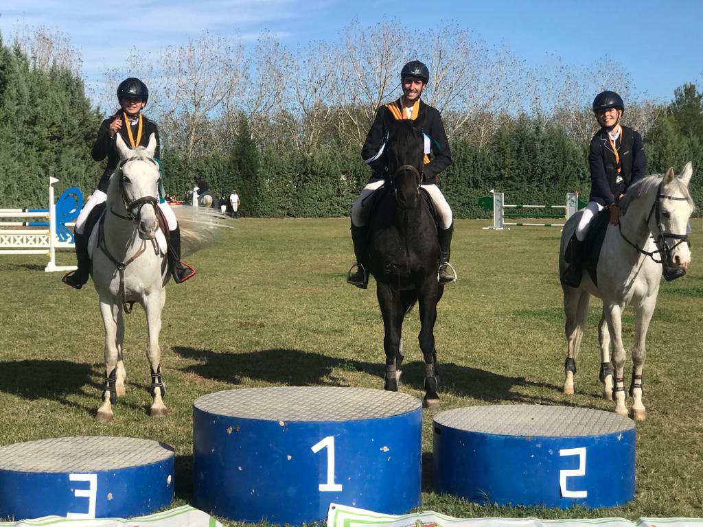 Luis Gregorio en el podio del Campeonato de Aragón