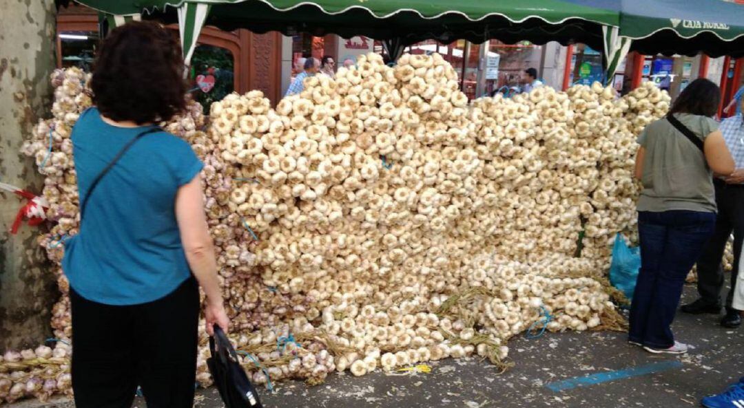 Un puesto de la Feria del Ajo 2019 en Zamora