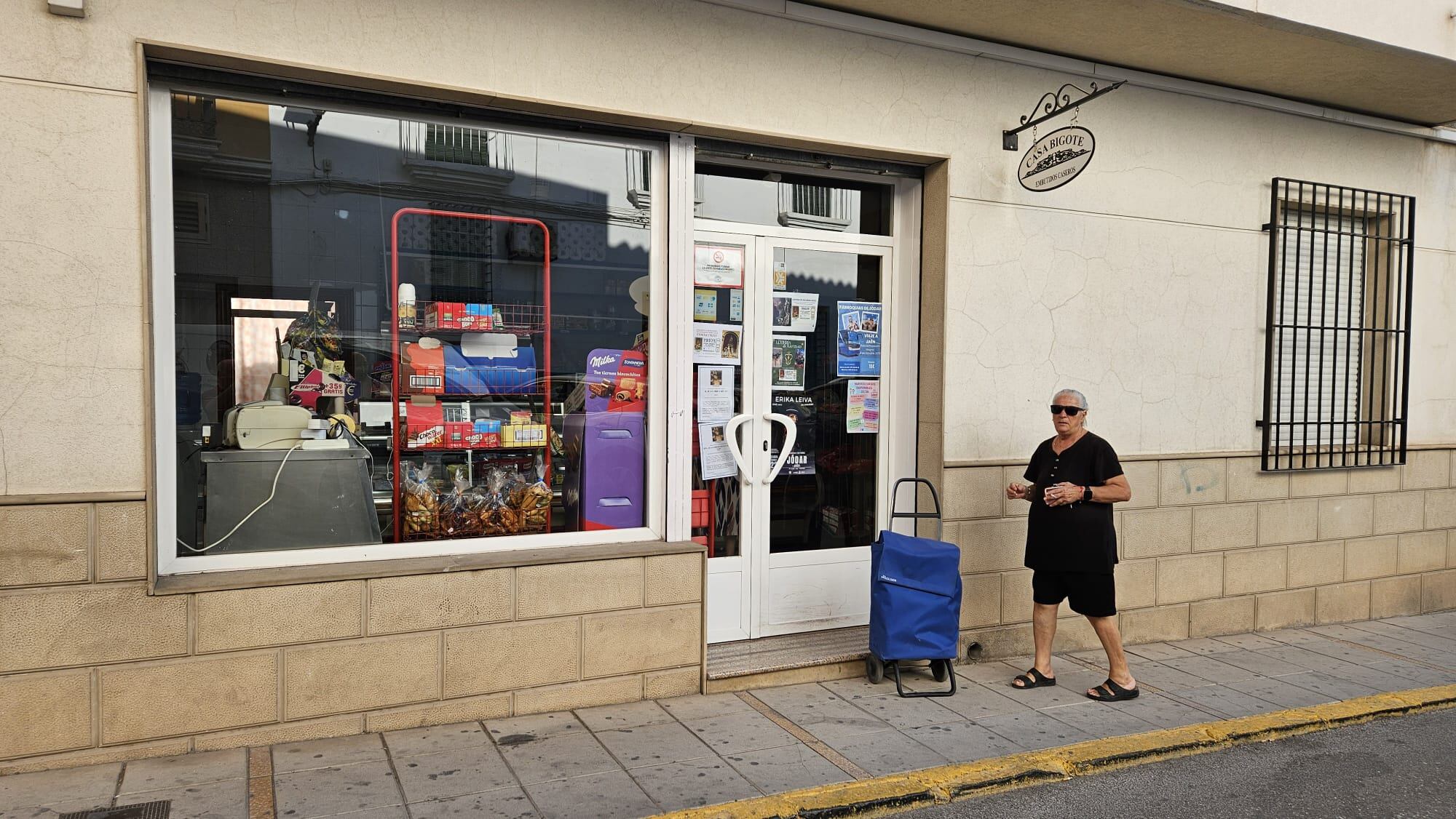 Establecimiento de Casa Bigote en la calle Juan Marín, 31 de Jódar