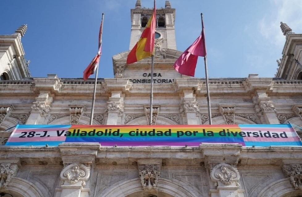 Pancarta que el gobierno municipal no colgará en la celebración del Día del Orgullo