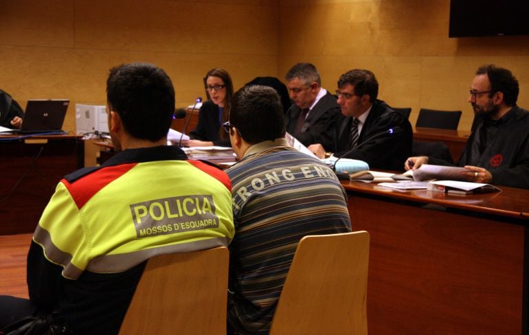 El monitor de Lloret de Mar reconeix haver abusat sexualment de disset menors i gravar-se fent una fel·lació a un d'ells
