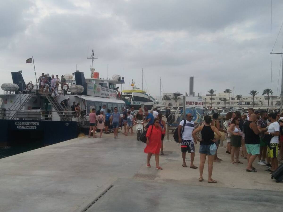Empresarios de Formentera achacan a la regulación de vehículos la bajada de turistas en la isla