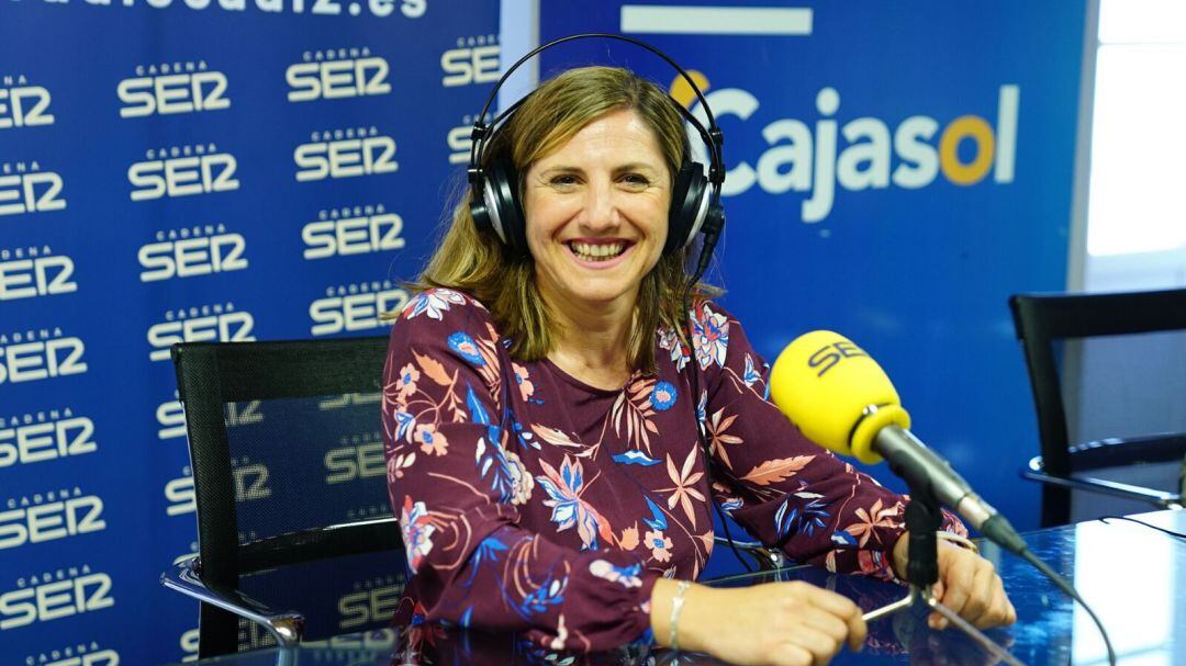 La presidenta de la Diputación de Cádiz, Irene García, es entrevistada por Pedro Espinosa en &#039;Los encuentros de la SER&#039; en la sede de la Fundación Cajasol en Cádiz