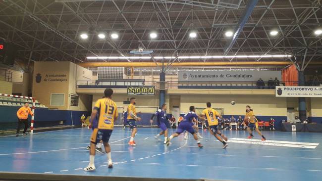 Imagen del duelo de debut del Tubos Aranda la pasada temporada en Guadalajara