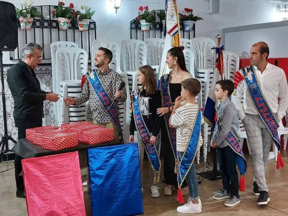 La Comparsa de Andaluces celebra la cena de despedida de sus cargos festeros 2023