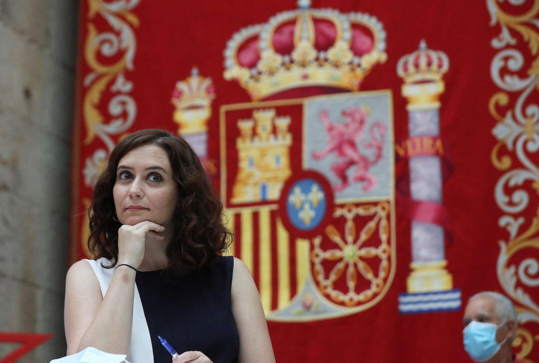 La presidenta de la Comunidad de Madrid, Isabel Díaz Ayuso, firma este viernes con los sindicatos el borrador del decreto que regulará las condiciones que regirán el teletrabajo en el ámbito de los empleados públicos de la Administración regional.