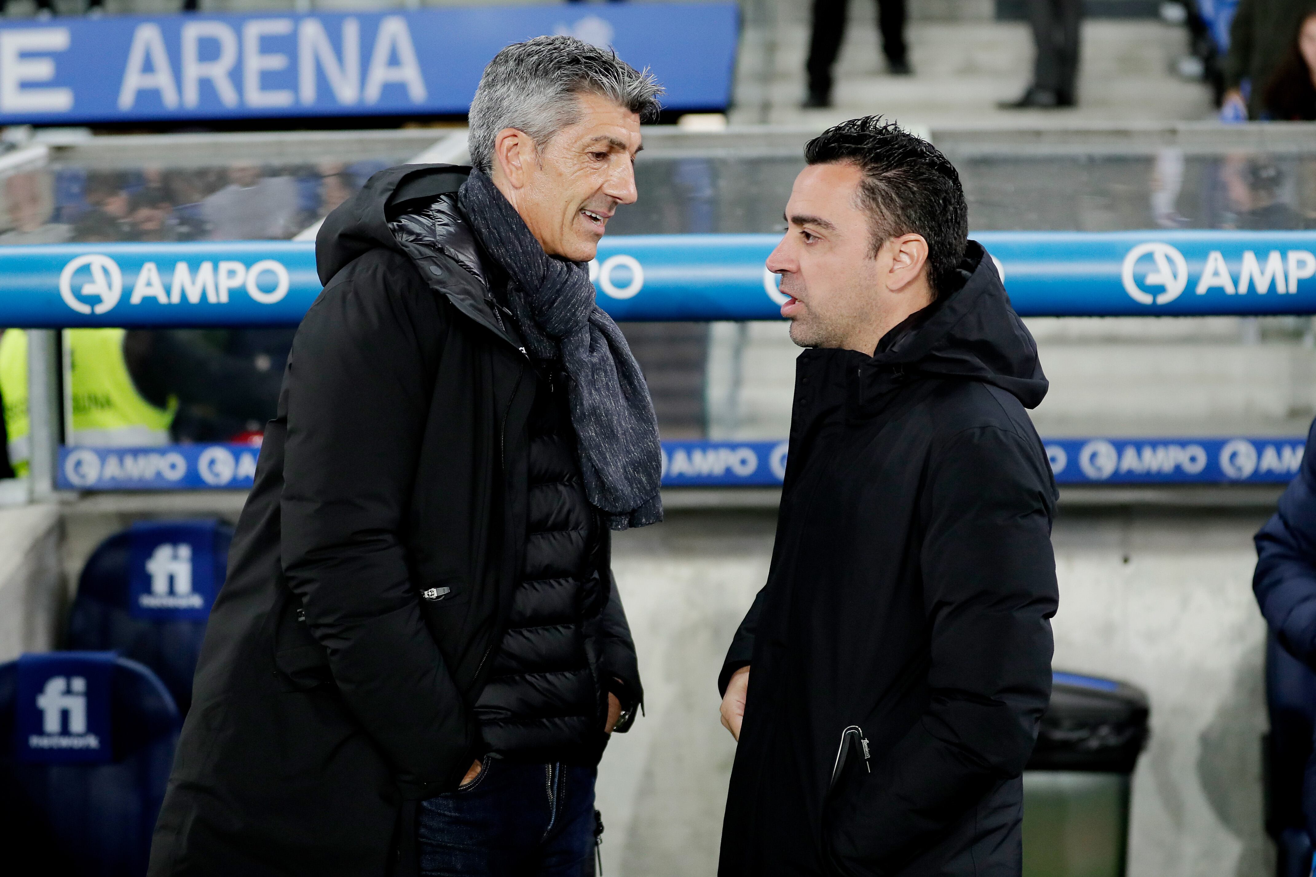 Imanol Alguacil y Xavi Hernandez, entrenadores de Real Sociedad y FC Barcelona (Photo by David S. Bustamante/Soccrates/Getty Images)