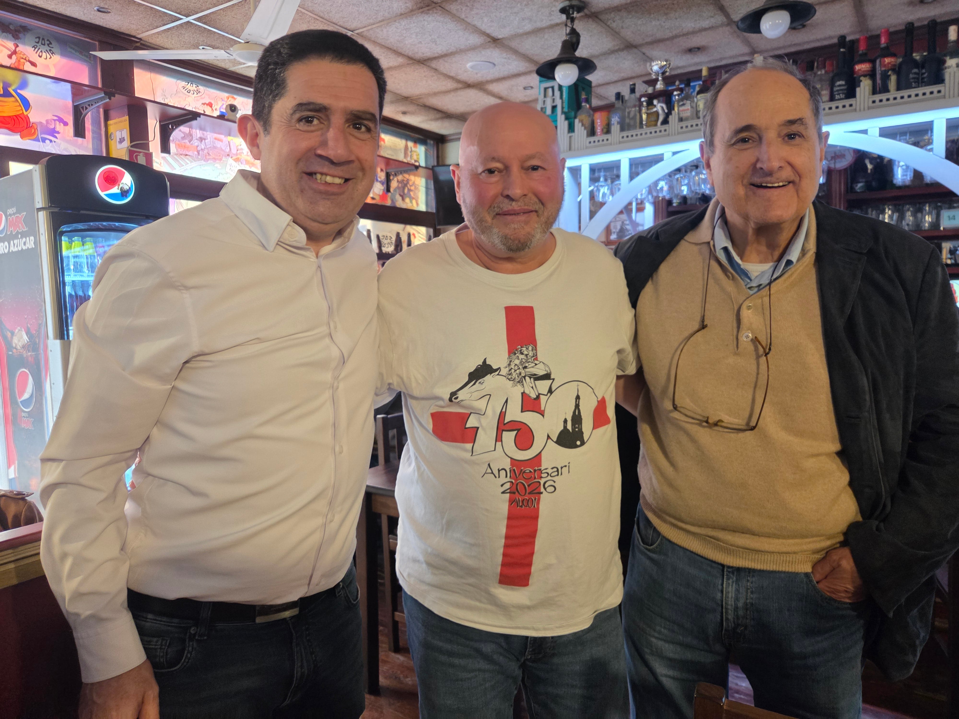 Fede Escoda, en mig dels dos alcaldes socialistes de la ciutat, Pep Sanus i Toni Francés