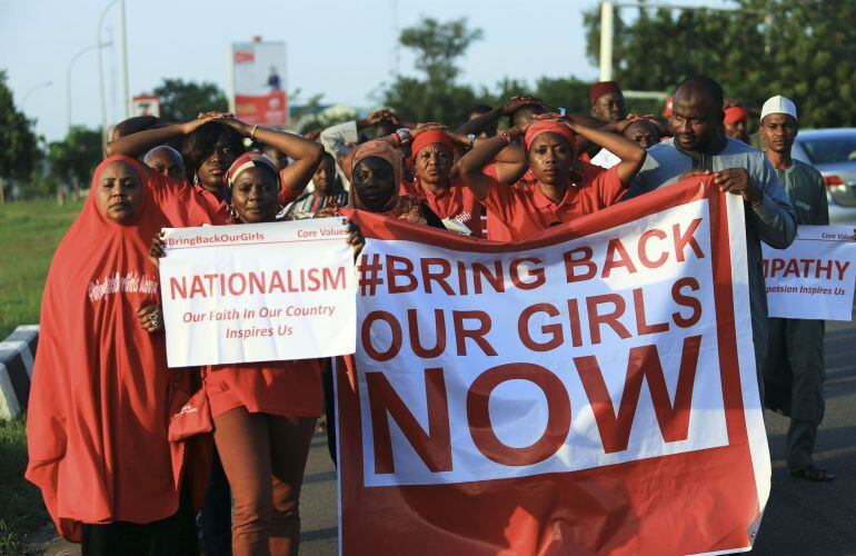 Varias activistas protestan por el secuestro de 200 niñas a manos del grupo terrorista Boko Haram (Imagen de archivo)