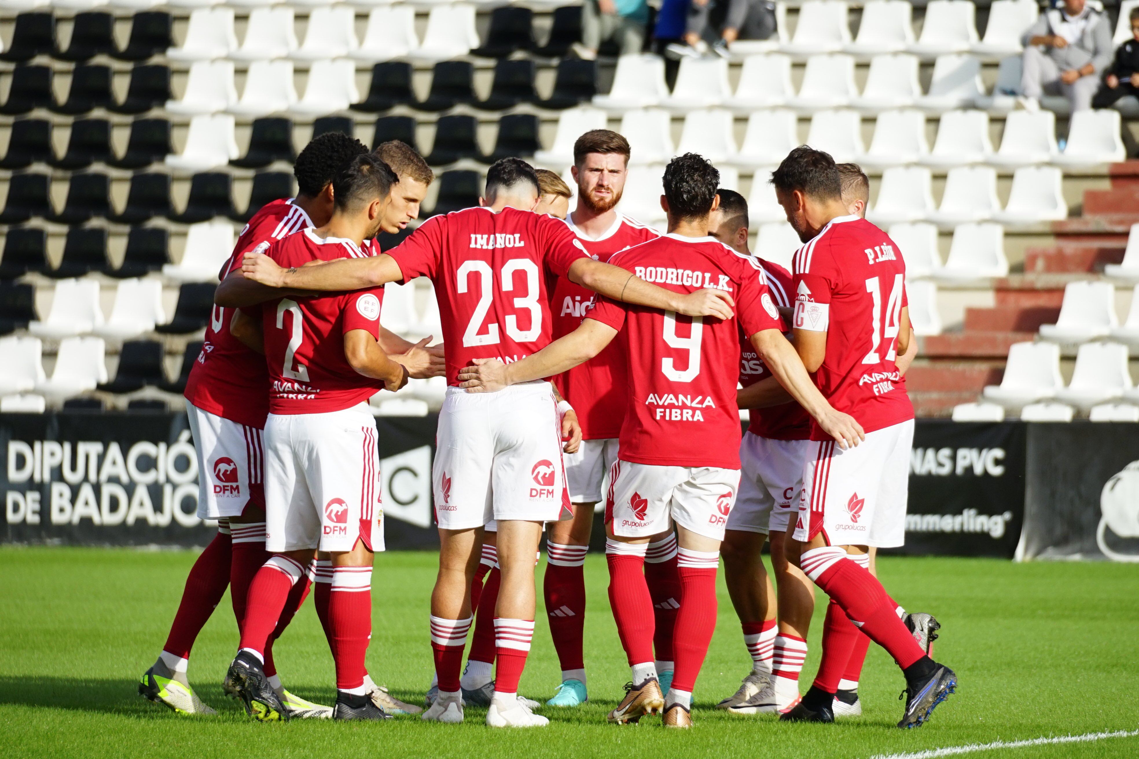 Imagen de los jugadores del Real Murcia en el partido contra el Mérida