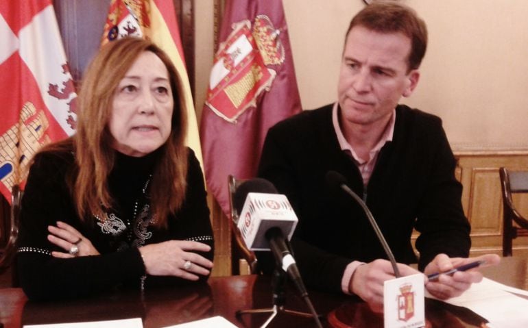 La diputada foral Pilar García de Salazar y el portavoz de la Diputación de Burgos, Borja Suárez