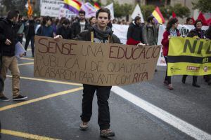 Huelga en las universidades y manifestación de estudiantes y docentes contra la reforma del sistema universitario con grados de tres años más dos años de máster