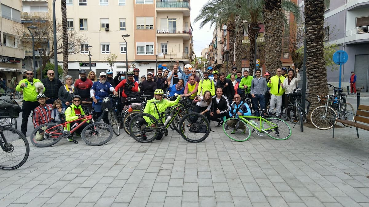 La Masa Crítica celebra su 19 aniversario lamentando la falta de avances en materia de infraestructuras ciclistas en Alicante