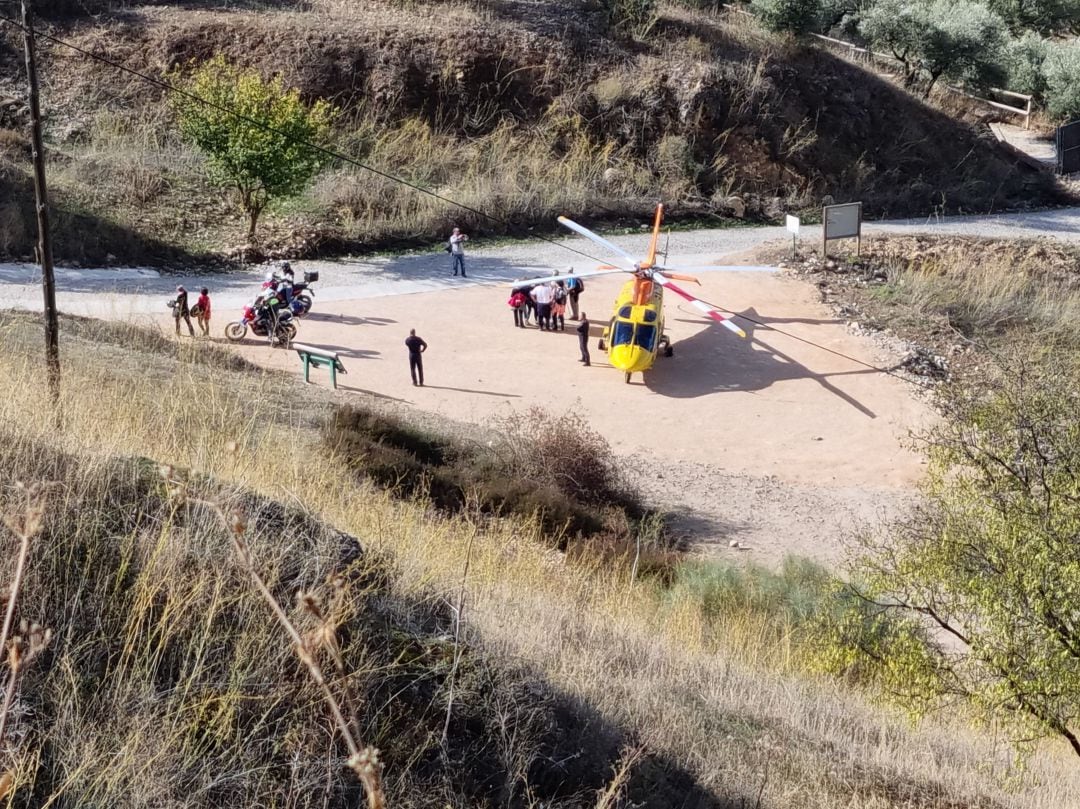 La Empresa Pública de Emergencias Sanitarias (EPES), que incluso llegó a trasladar un helicóptero a la zona