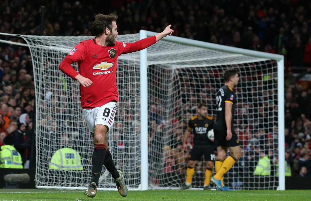 Mata celebra su tanto ante los Wolves. 