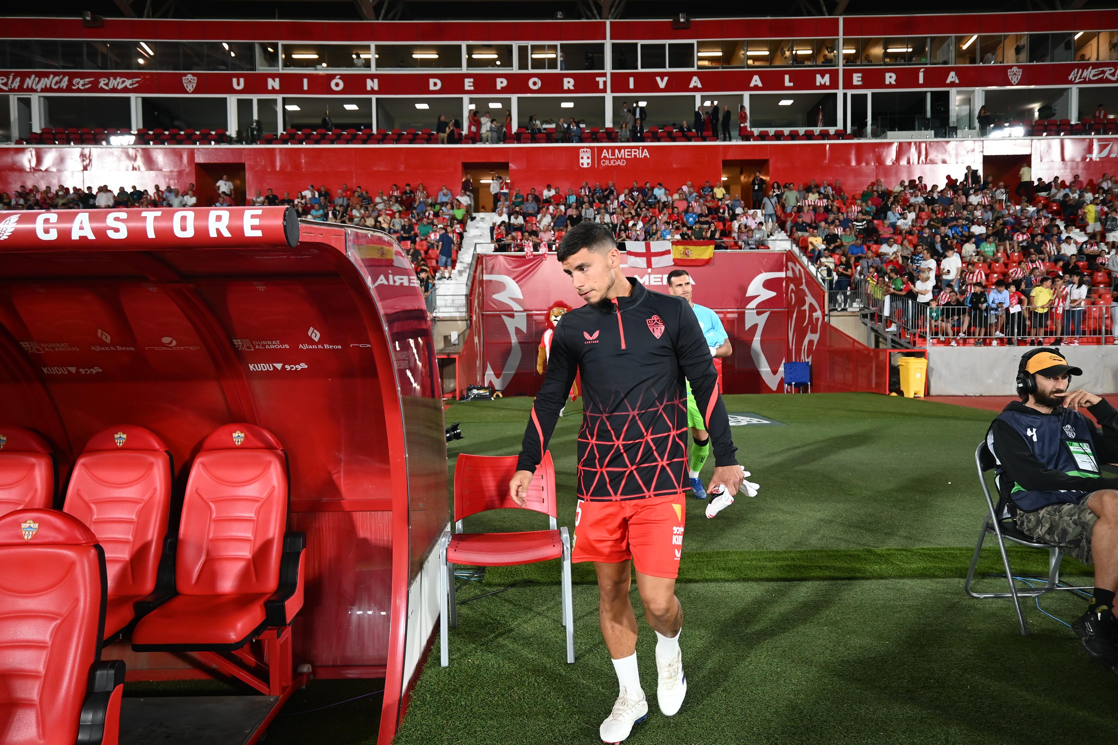 Robertone en el partido ante el Eibar, donde fue suplente en el Estadio de los Juegos Mediterráneos.