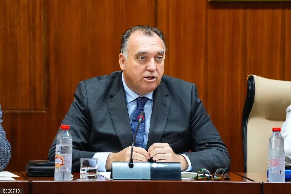 Arturo Bernal en la comisión parlamentaria