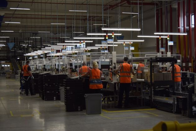 Amazon estrena su nueva planta robotizada de Murcia