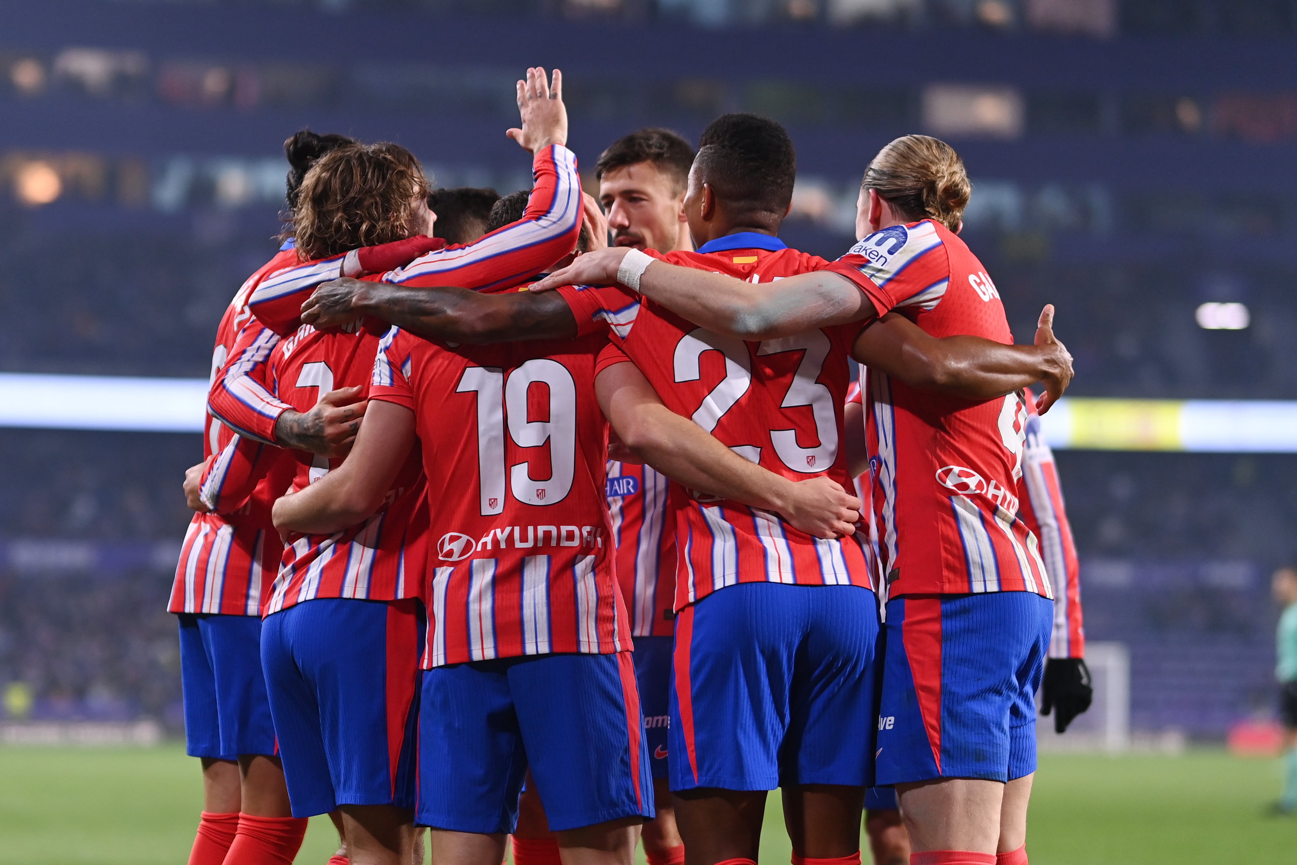 Los jugadores del Atlético de Madrid celebran el cuarto gol