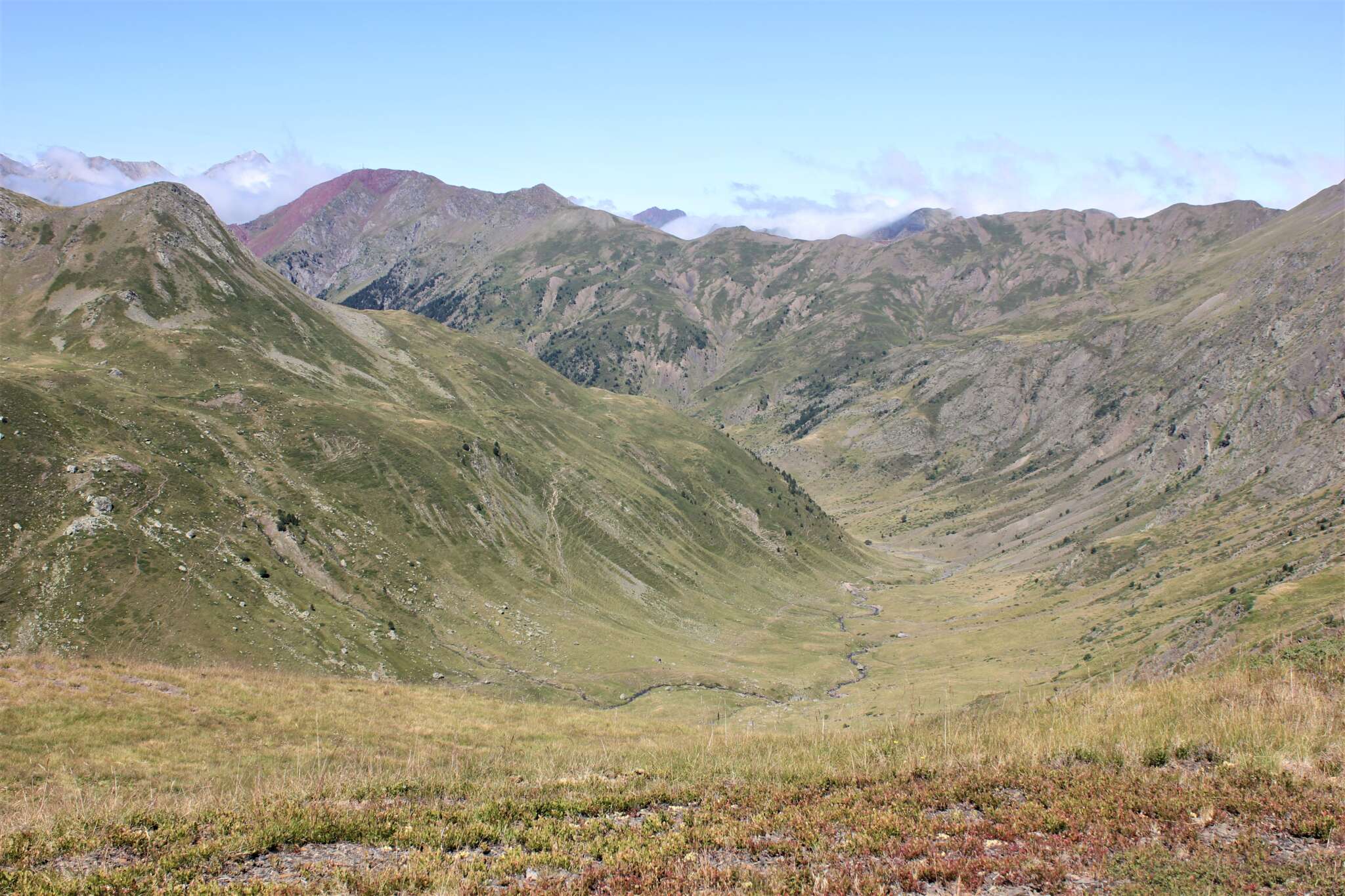 Consideran que el entorno del pico Anayet merece ser considerado “santuario medioambiental y cultural”