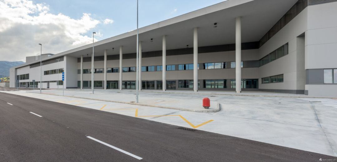 Puerta de acceso del Hospital de la Serranía