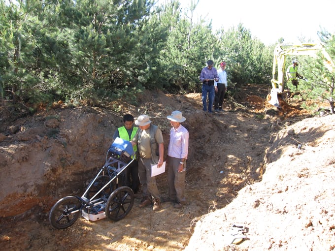 Excavación de fosas de La Pedraja