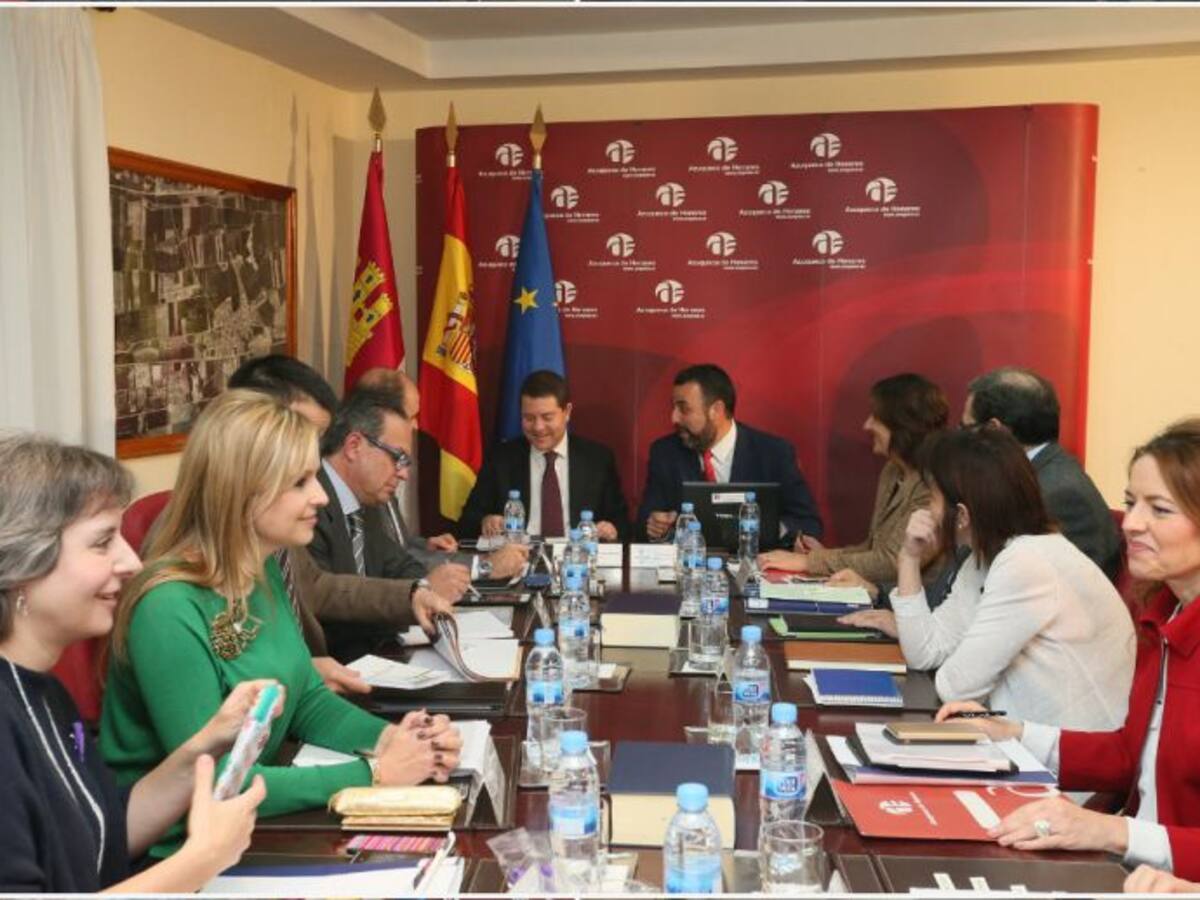 Page anuncia un Plan de Impulso a los Servicios Públicos