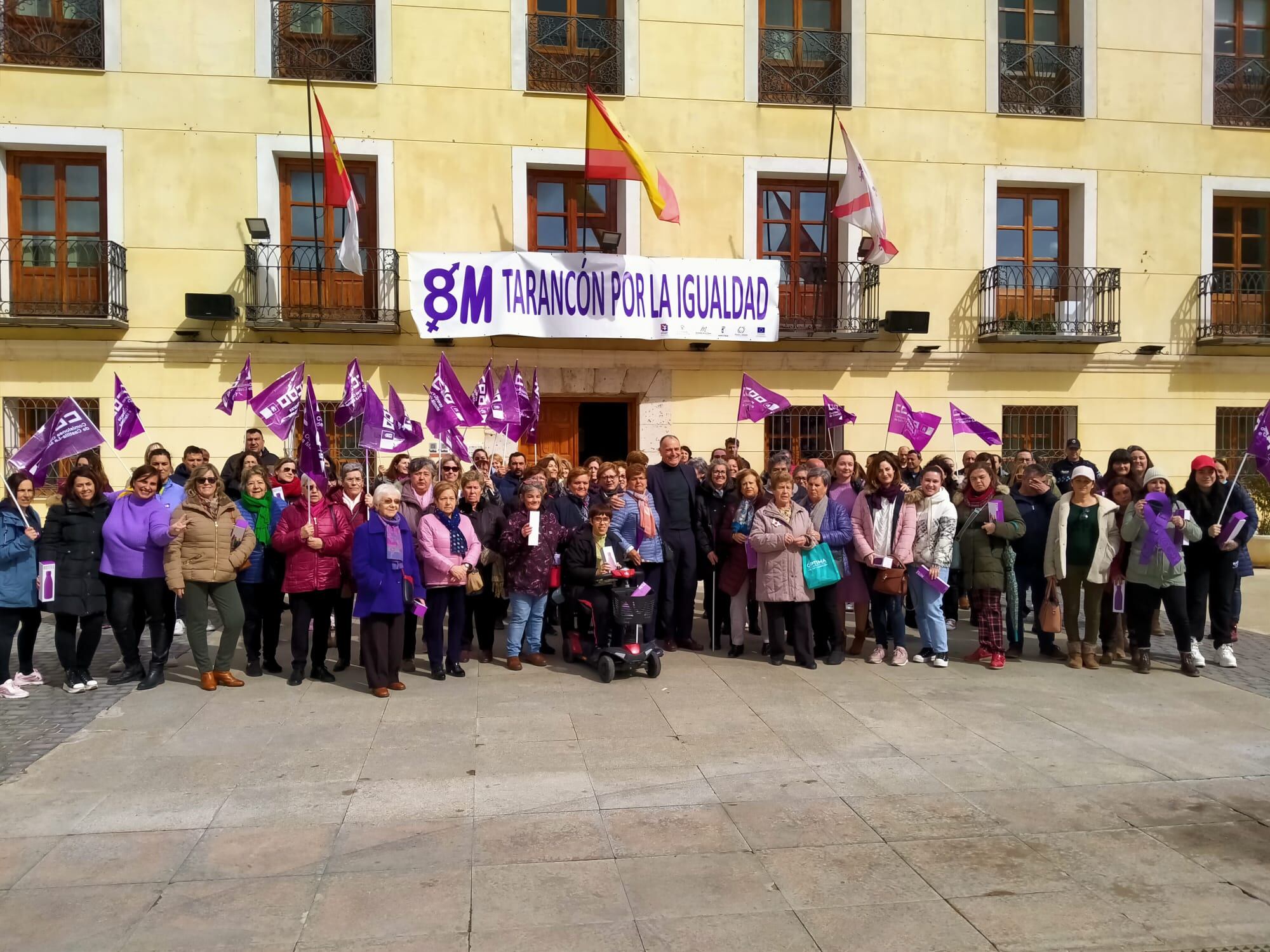 Acto de lectura de Manifiesto del 8-M ante el Ayuntamiento de Tarancón (Cuenca)