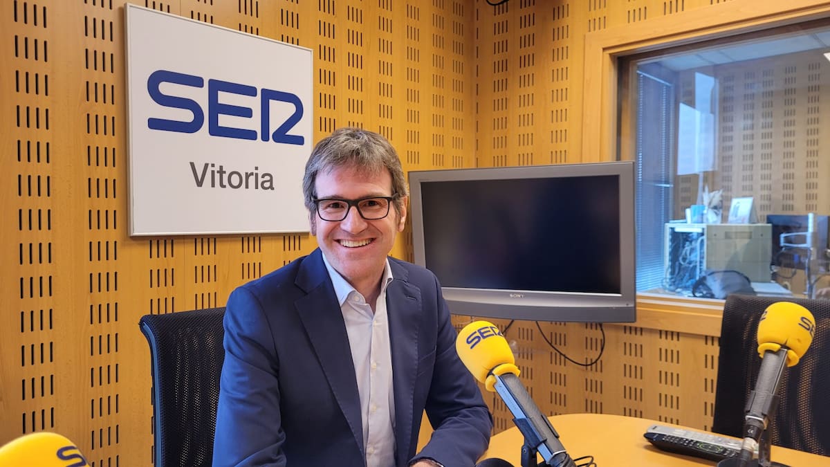 Entrevista a Gorka Urtaran diputado de Asuntos Sociales de la Diputación Foral de Álava.