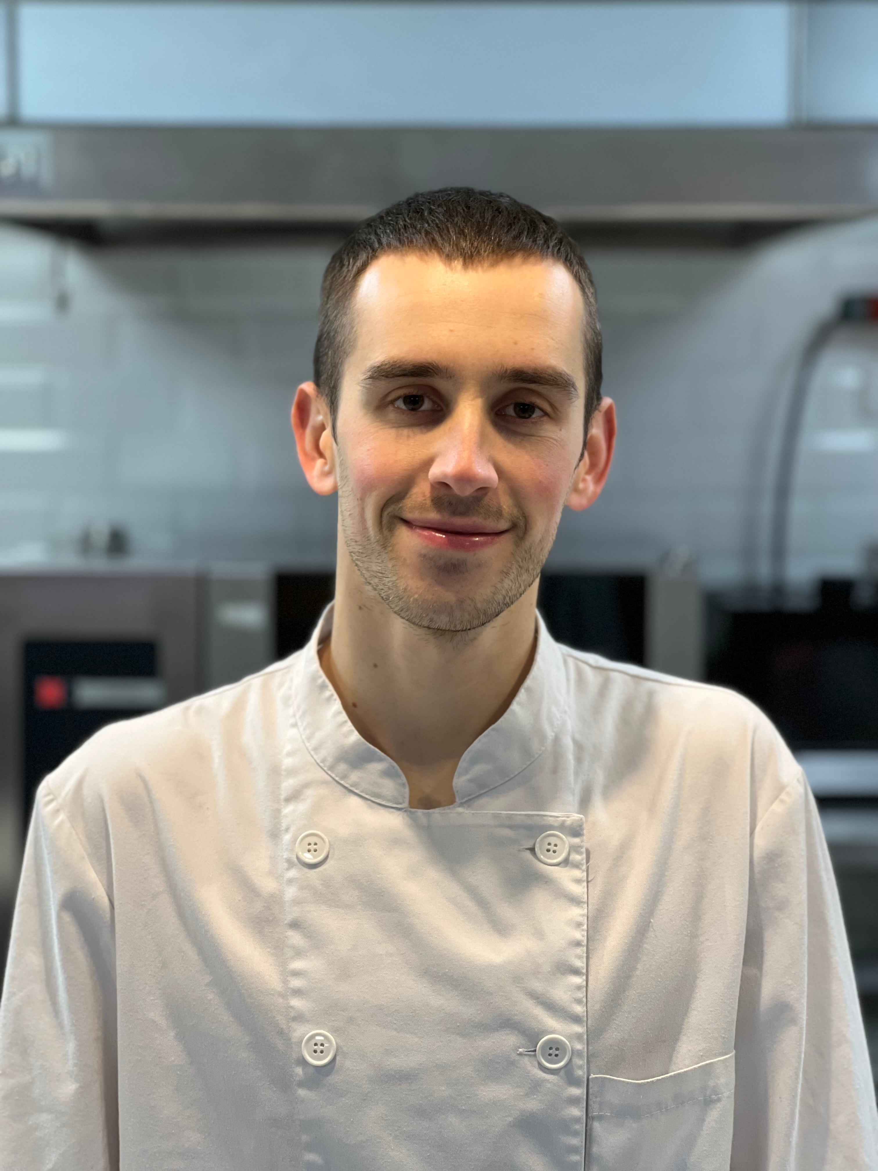 Miguel Angel Martín, estudiante de cocina de Cuéllar que participa en el XI Premio Promesas de Alta Cocina Le Cordon Bleu