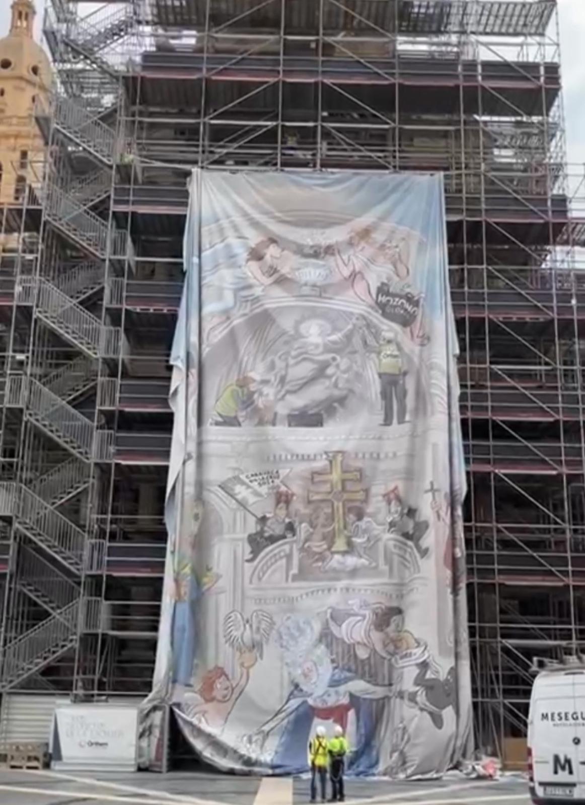 La lona de la fachada de la Catedral de Murcia ya es historia