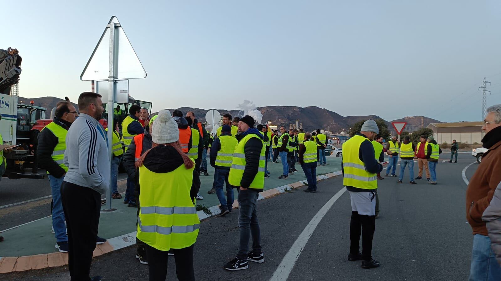 Protesta Agricultores, acceso Valle de Escombreras