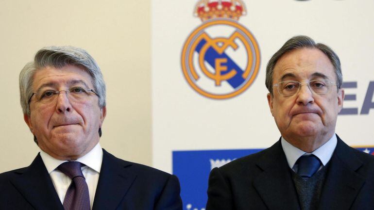 Enrique Cerezo, presidente del Atlético, y Florentino Pérez, presidente del Real Madrid