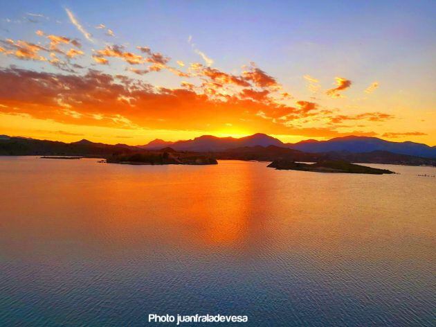 Atardecer en el Pantano de Puentes