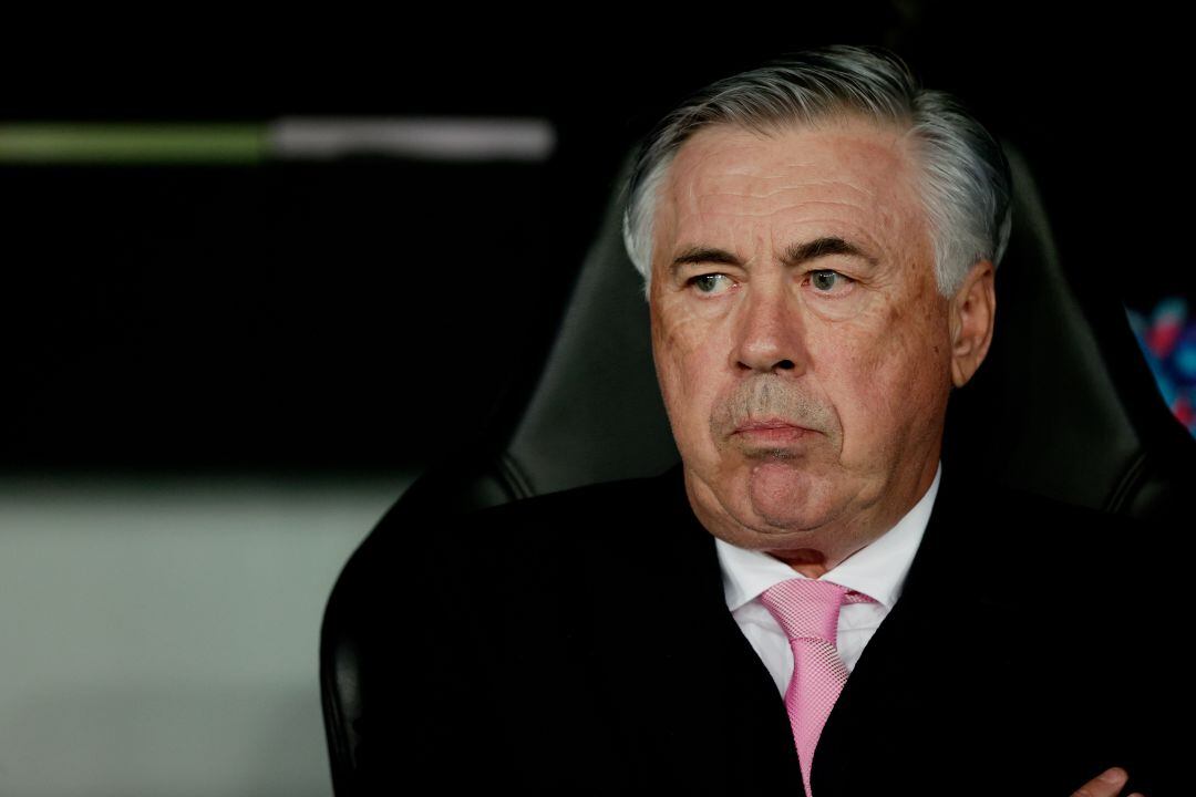 Ancelotti en el banquillo