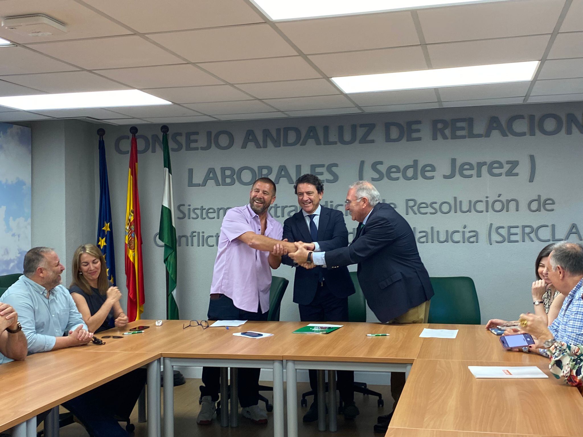 Firma del acuerdo del convenio de la vid en el Marco de Jerez