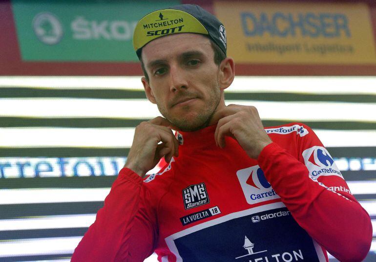 Simon Yates, en el podio de la Vuelta